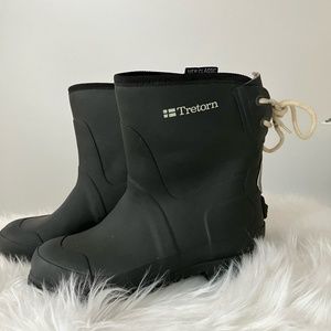 Tretorn rubber lace up boots wm sz 6
